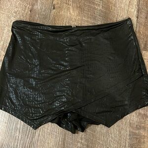 Black skirt, crocodile pattern, SHEIN, large